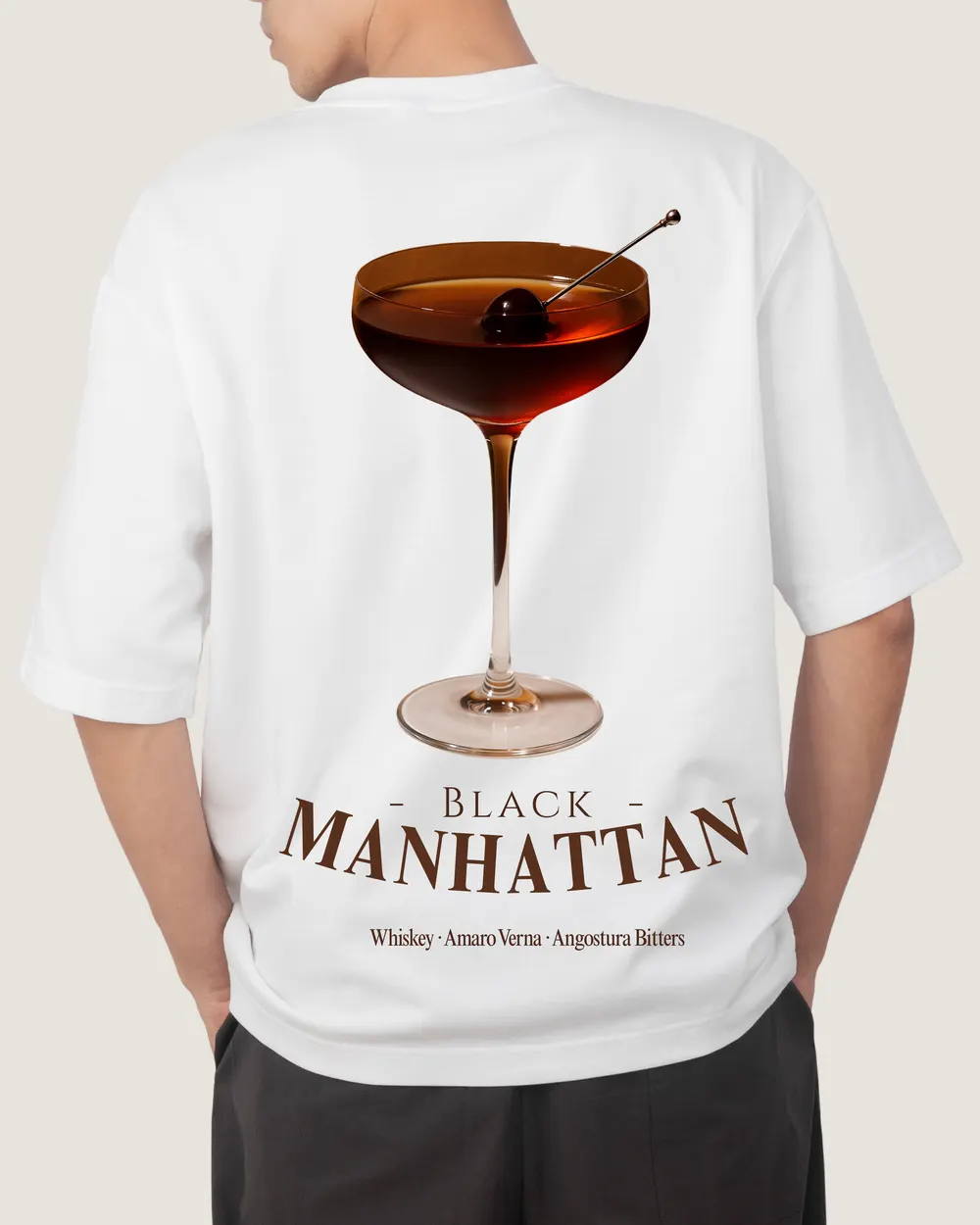 Playera Black Manhattan, vista de espalda